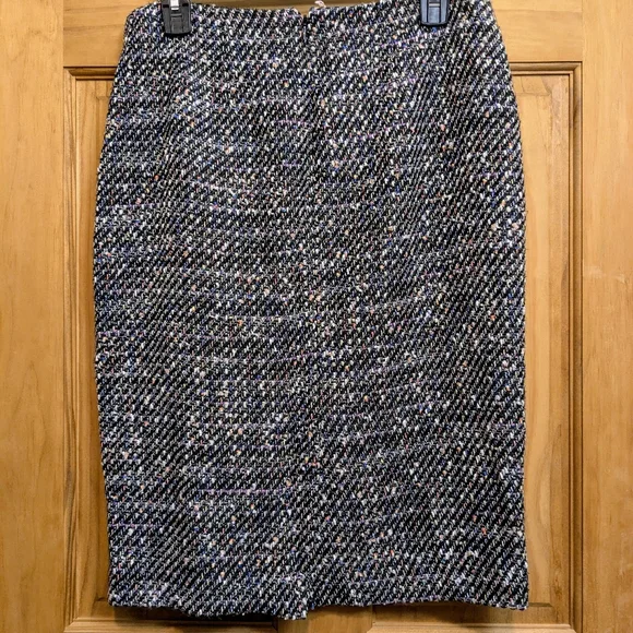 Talbots Size 6 Tweed Multi Color Confetti Straight Pencil Skirt Gun Metal Button - Picture 7 of 12